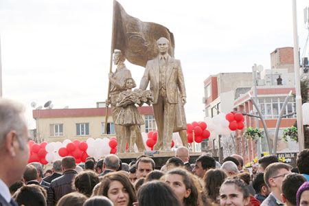 5 metrelik Atatürk heykeli