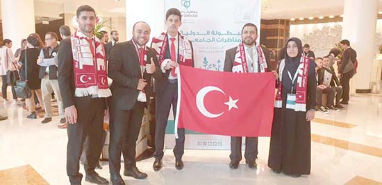 Artuklu Üniversitesi öğrencileri Arapça yarışmasında dünya 3.'sü oldu 