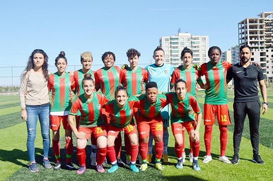 Amed Sportif’in kadın futbolcular rahatladı 