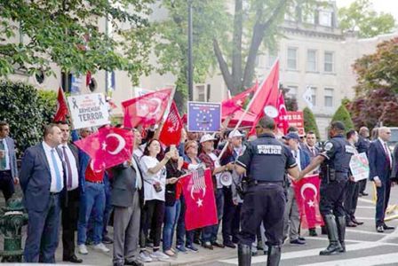 Türklerden Ermeni iddialarına karşı protesto