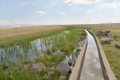 Çiftçilerin faydalandığı sulama kanalı onarıldı 