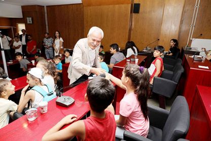 Çocuklardan Başkan Mızraklı'ya ziyaret