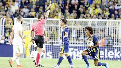 Son 10 yılın en az kart gören Fenerbahçesi