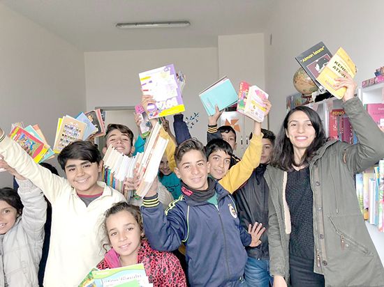 O kitaplar köy okulundaki öğrencilere ulaştı 