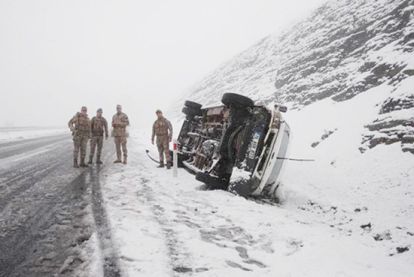 Karlı yolda kaza 4 yaralı