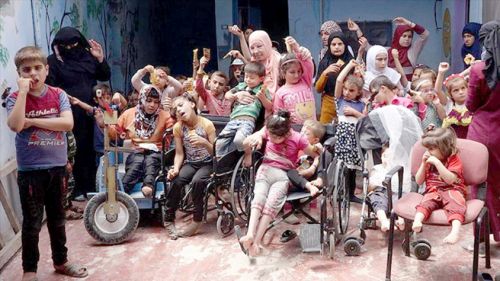 Evini okula çevirerek 60 engelli çocuğa umut oldu 