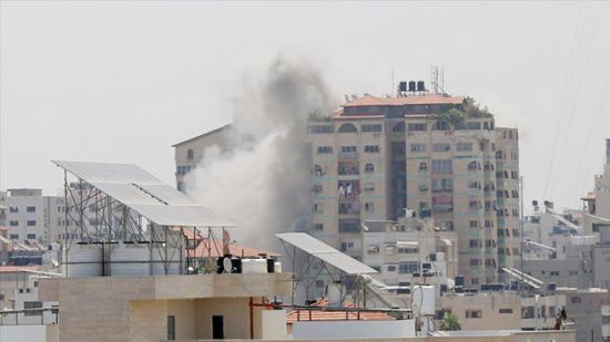 İsrail, abluka altındaki Gazze'nin çeşitli noktalarını bombaladı