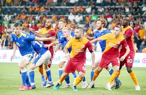 Galatasaray'da St. Johnstone maçının kamp kadrosu açıklandı