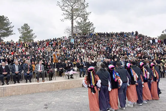 Gergin Nevruz'da barış çağrıları