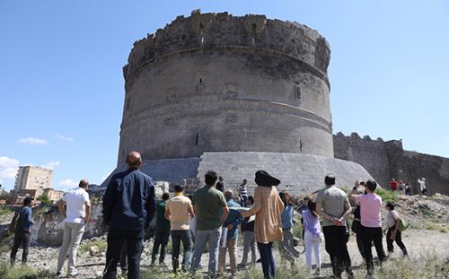 Diyarbakır Surları örnek restorasyon olarak inceleniyor