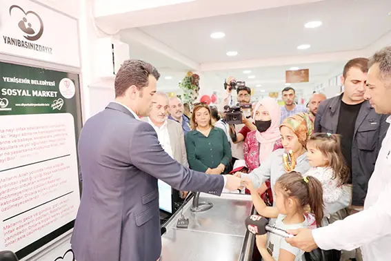 Yenişehir belediyesi sosyal market açtı
