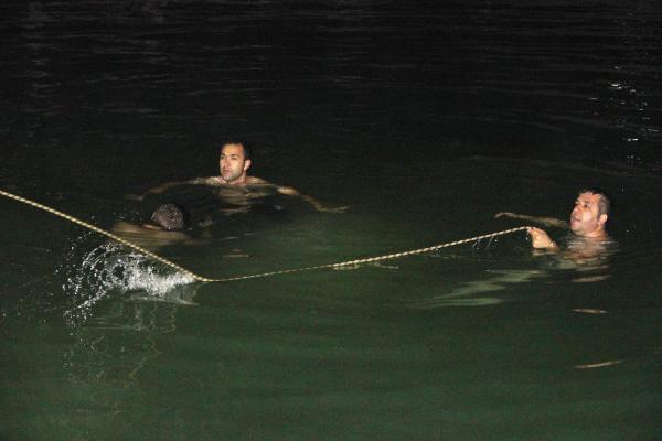 3 çocuk, serinlemek için girdiği havuzda boğuldu 