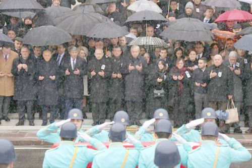 Kılıçdaroğlu, Bahçeli ve Akşener eski vekilin cenaze törenine katıldı