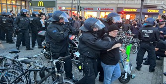 Berlin'de Filistin'e destek gösterisi yapmak isteyenlere polis izin vermedi