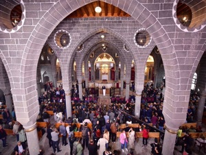  Surp Giragos Ermeni Kilisesi'nin isim günü ayinle kutlandı