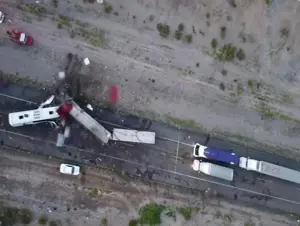 Meksika'da göçmenleri taşıyan otobüsün devrilmesi sonucu 18 kişi öldü