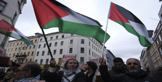 Almanya'da binlerce kişi, Gazze'ye yönelik saldırıları protesto etti