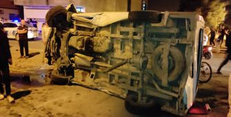 Mardin'de minibüsün evin duvarına çarpması sonucu 3 kişi yaralandı