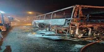 Aydın'da yolcu otobüsü seyir halindeyken yandı