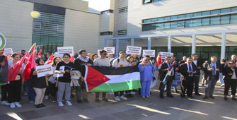 Uşak Üniversitesindeki akademisyenler İsrail'i protesto etti