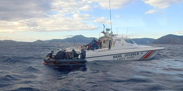 Antalya açıklarında 14 düzensiz göçmen kurtarıldı