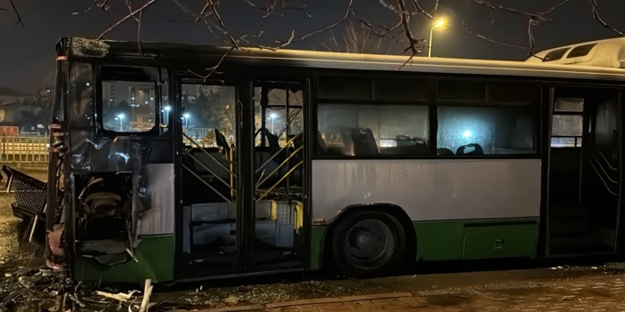 Kayseri'de özel halk otobüsü seyir halindeyken yandı