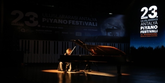 Piyanist Gülsin Onay Uluslararası Antalya Piyano Festivali'nde sahne aldı