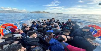 Datça açıklarında 56 düzensiz göçmen kurtarıldı, 2 şüpheli yakalandı