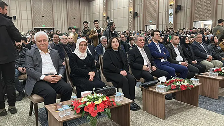 Prof. Dr. Nihat Hatipoğlu Mardin'de konferans verdi