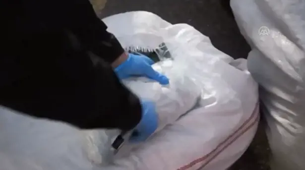(Video) Diyarbakır'da 41 kilo 300 gram uyuşturucu ele geçirildi