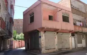 (Video) Diyarbakır'da vatandaşlar metruk yapının yıkımını istiyor