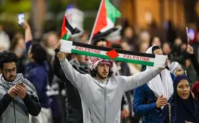 İngiltere'de İsrail'in Cenin saldırısı protesto edildi