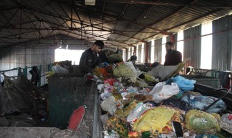 Evlerdeki çöpler belediyenin tesisinde enerjiye dönüştürülüyor