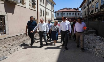 Vali Özkan ve Başkan Altay, restorasyon çalışmalarını yerinde inceledi