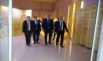 Kültür ve Turizm Bakanı Mehmet Nuri Ersoy, Ahlat Müzesi’ni ziyaret etti