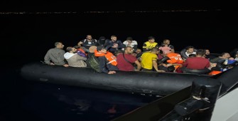Ayvalık açıklarında 180 düzensiz göçmen kurtarıldı