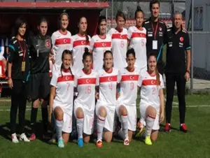 15 Yaş Altı Kız Milli Futbol Takımı şampiyon oldu