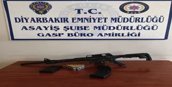(Video) Diyarbakır'da av tüfeği ile havaya ateş eden şüpheli yakalandı