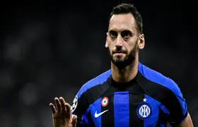 Hakan Çalhanoğlu'nun 2 gol attığı maçta Inter, Monza'yı 5-1 yendi