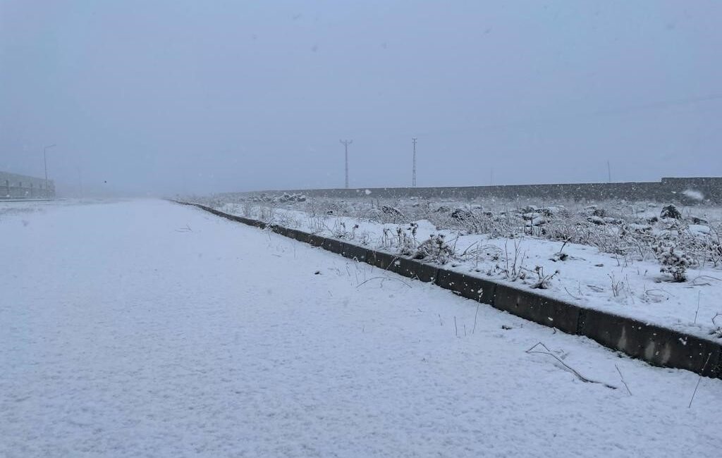 Diyarbakır’a yılın ilk karı düştü!