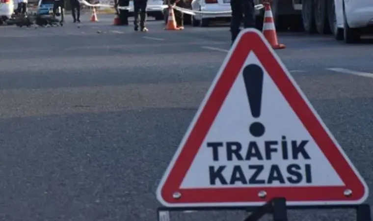 Diyarbakır'da otomobil kaldırıma çarptı: 6 yaralı