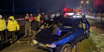 Bolu'da iki otomobilin çarpışması sonucu 6 kişi yaralandı
