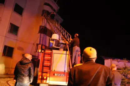 Bolu'da 4 katlı apartmanda yangın