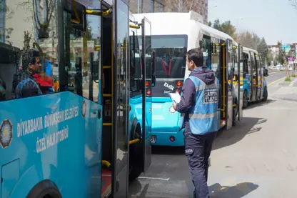 Diyarbakır Zabıta vatandaşlar için sahadaydı; toplu taşıma araçlarına abonman kart denetimi