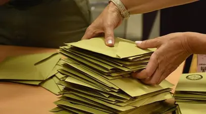 32 il için yerel seçimlerde oy verme işlemi sona erdi