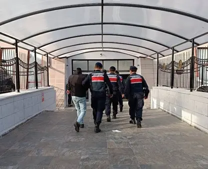 Diyarbakır'da cinayetten aranan zanlı Antalya'da yakalandı