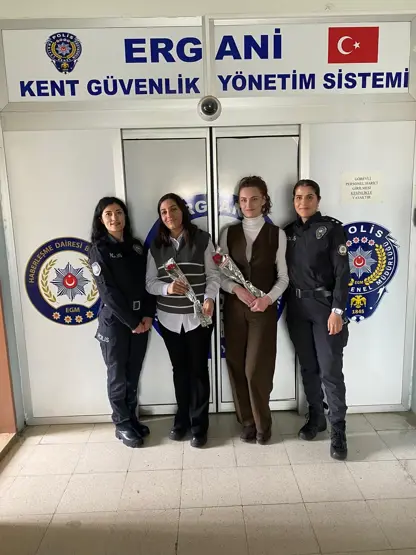 Diyarbakır'da kadın polisler 8 Mart’ta unutulmadı
