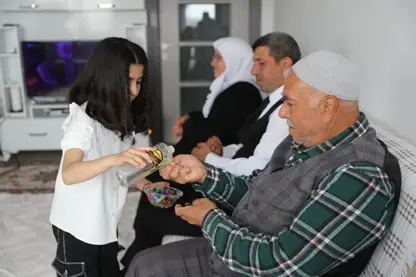 Diyarbakırlı depremzedelere çifte bayram: Evlerine kavuştular 