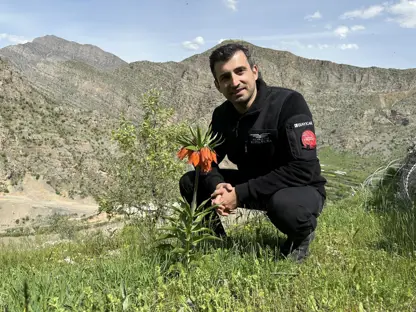 Selçuk Bayraktar’dan Hollandalı gazeteciye Kürtçe yanıt