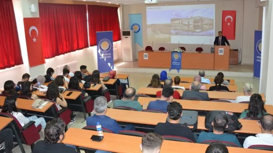 Dicle Üniversitesi öğrencileri 'Dünden bugüne Diyarbakır turizmi' söyleşisinde buluştu 